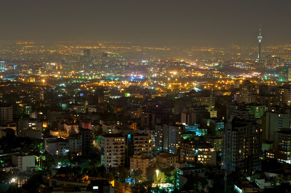 Iran nach dem Krieg: Angst, Wut und das Verschwinden der Vergangenheit