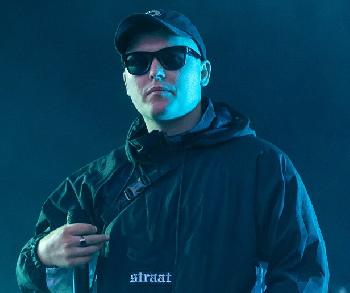 Londoner-Gericht-kippt-Terroranklage-gegen-irischen-Rapper