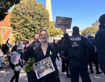 Karoline-Preisler-erhlt-PaulSpiegelPreis--fr-ihren-Einsatz-gegen-das-Vergessen-der-Geiseln
