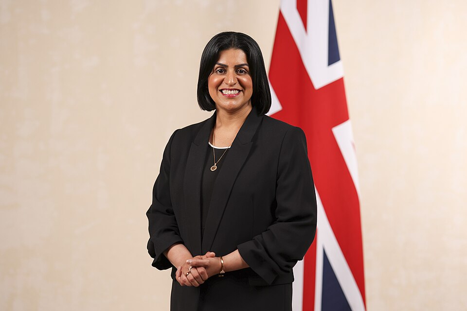 „Unbritisch und ehrlos“ – Innenministerin verurteilt Anti-Israel-Demos nach Synagogen-Terror in Manchester