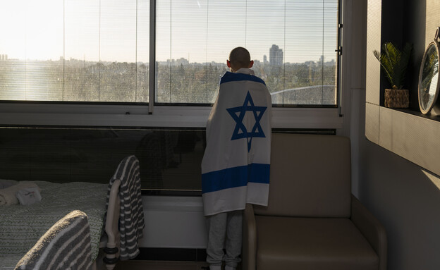 Nur den Himmel sehen: Israels Heimkehrer aus der Hölle beginnen ihren langen Weg zurück ins Leben