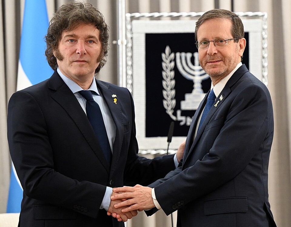 Javier Milei triumphiert: Argentiniens Präsident erringt historischen Sieg – und stärkt Donald Trump