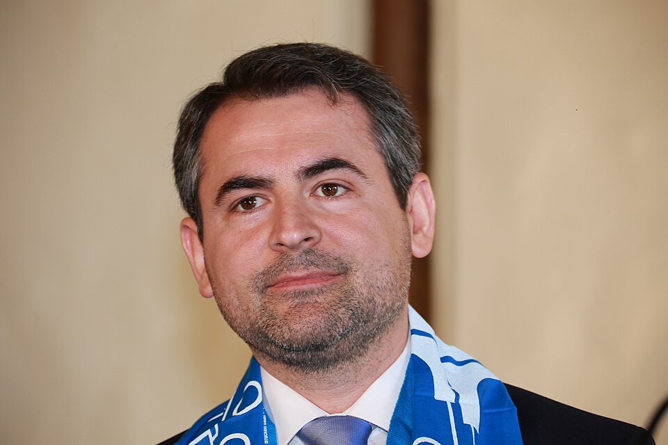 Wenn Liberalismus sich selbst verrät – Warum die Ehrung von Benjamin Idriz ein politisches Desaster ist