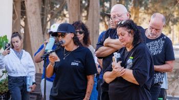 „Yuval ist zurückgekehrt“: Kfar Aza begräbt Opfer des 7. Oktober nach zwei Jahren