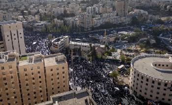 Jugendlicher stirbt bei Massenprotest gegen Wehrpflicht in Jerusalem – Polizei leitet Untersuchung ein