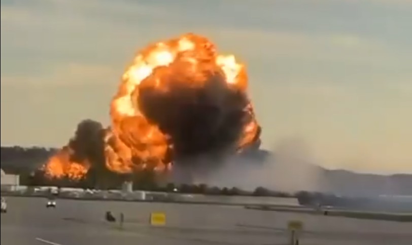 Feuerball über Kentucky – UPS-Frachtflugzeug stürzt kurz nach dem Start ab