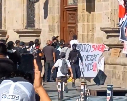 Mexikos Wut entlädt sich auf der Straße – und trifft die Präsidentin als Jüdin