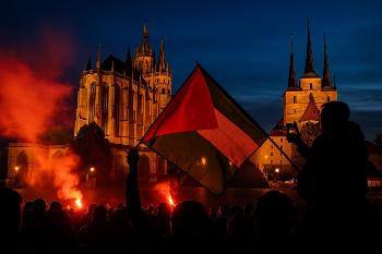 Erfurt-zwischen-Erinnerung-und-Verdrngung--Emprung-ber-Menschenkette-fr-Gaza-am-Vorabend-des-9-November