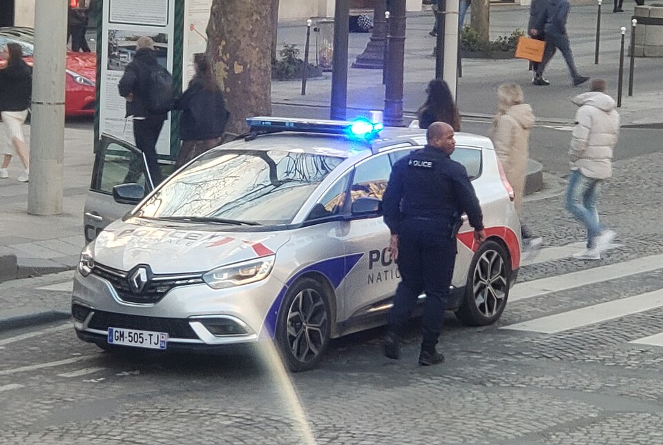 Mutmaßlicher ISIS-Plan gegen jüdische Ziele: Frankreich erhebt Anklage gegen zwei radikalisierte Jugendliche