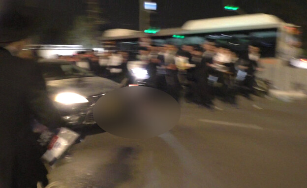 Fahrer verletzt Jugendlichen bei Protest in Bnei Brak – Polizei nimmt mehrere Verdächtige fest