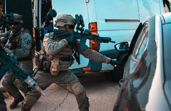 Zugriff im Zentrum von Nablus: Sicherheitskräfte nehmen mutmaßlich „Lion’s Den“-nahen Verdächtigen fest