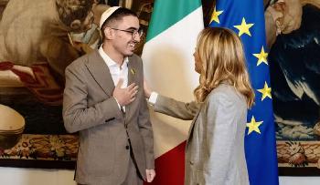 Ein Moment der Würde in Rom: Ex Geisel Rom Braslavski trifft Italiens Regierungschefin