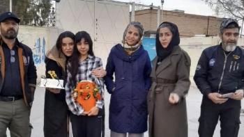 Kaution statt Freiheit: Irans Regime lässt junge Aktivistin frei und hält ihre Mutter als Geisel