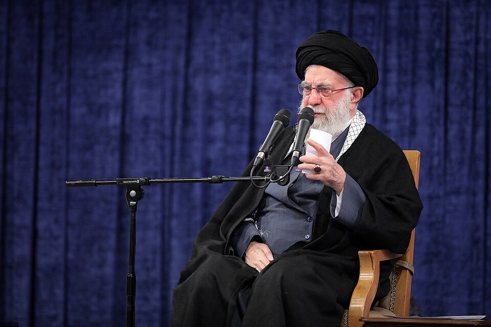 Iran unter massivem Druck: Trump erwägt Militärschlag, Berlin spricht offen vom Ende des Regimes