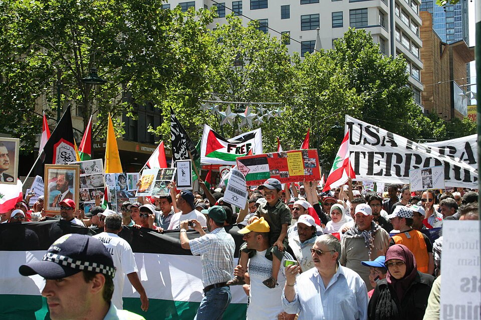 Antisemitische Gewalt in Australien: Täter versucht jüdische Jugendliche zu überfahren