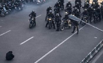 Bewaffnete Kräfte auf dem Campus: Irans Studenten berichten von offener Einschüchterung