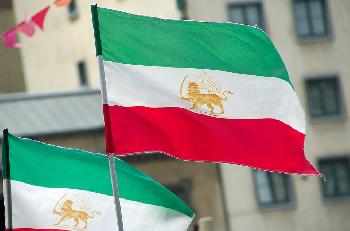 X ersetzt Flagge des iranischen Regimes, Symbol der Revolution von 1979 verschwindet zugunsten der Löwen-und-Sonnen-Flagge