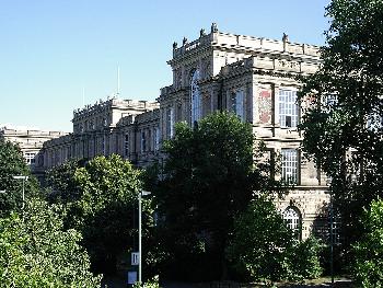 Staatliche Kunstakademie lädt Unterstützerin der verbotenen Terrororganisation PFLP ein