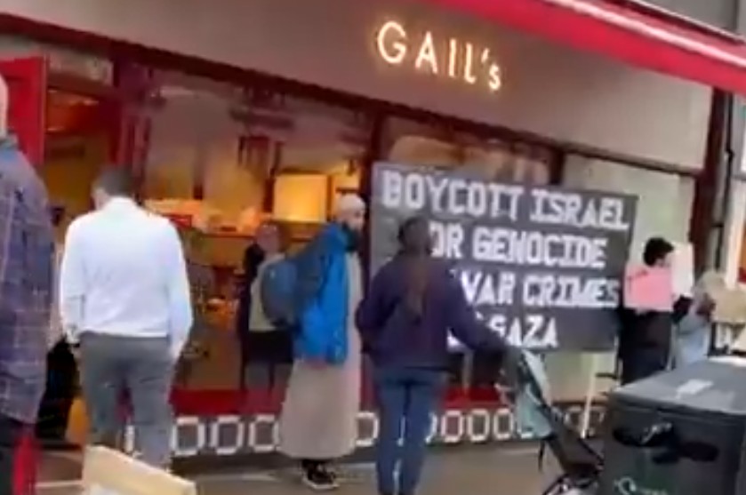Londoner Bäckerei beschmiert weil Gründer Israelis sind jüdische Gemeinde spricht von offenem Antisemitismus