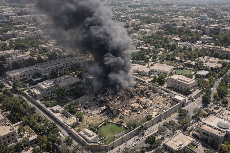 Israels Angriff zerstört Teile von Chameneis Wohnkomplex in Teheran und zwingt Irans Führer zur Flucht