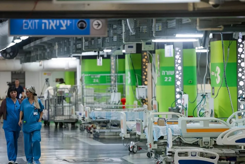 Israels Krankenhäuser verlegen Patienten in unterirdische Schutzstationen