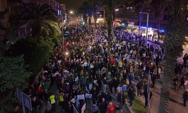 Kriminalität außer Kontrolle: Tausende protestieren gegen staatliches Wegsehen