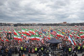 250.000 in München gegen Teheran: Exil-Iraner fordern das Ende der Islamischen Republik