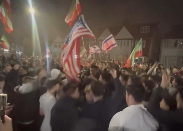 London feiert den Tod von Chamenei und Iraner danken Israel offen auf der Straße