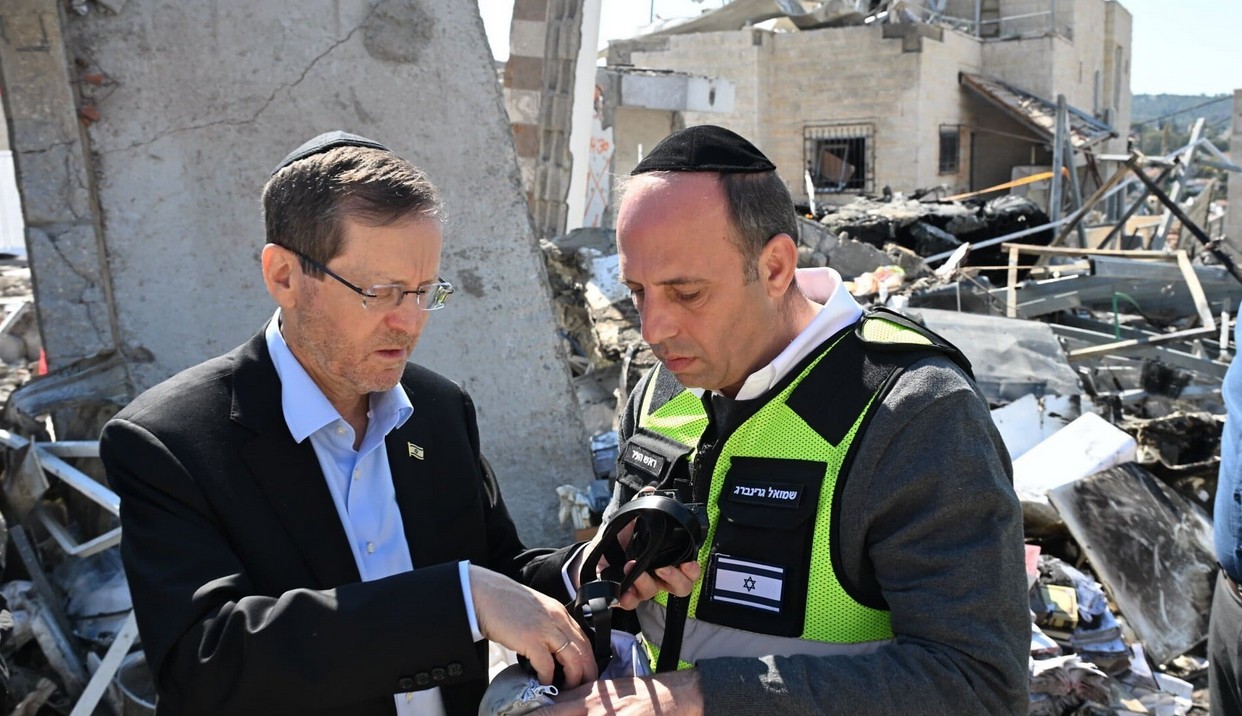 Israelischer Präsident Herzog nach iranischem Raketenangriff in Beit Schemesch: Klare Warnung an Hisbollah und Irans Stellvertreter