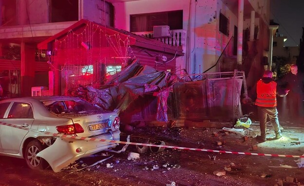 Rakete aus Iran tötet Ehepaar in Ramat Gan, Treffer auch am Passagierbahnhof in Tel Aviv