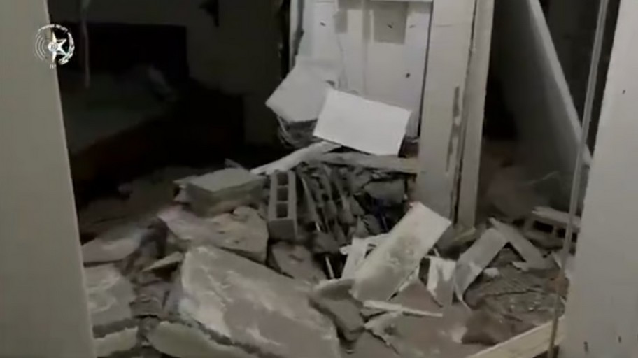 Iranische Streumunition zerstört Haus in Lachisch, Familie rettet sich Sekunden vor Einschlag