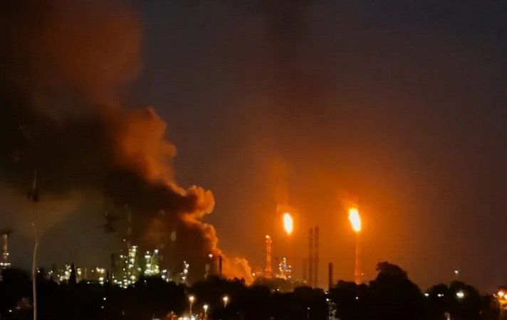 Iranische Raketen treffen Raffinerie in Haifa und legen Teile der Infrastruktur lahm