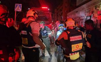 Iranische Rakete trifft Zentralisrael: 2 Tote, mehrere Schwerverletzte nach Angriff