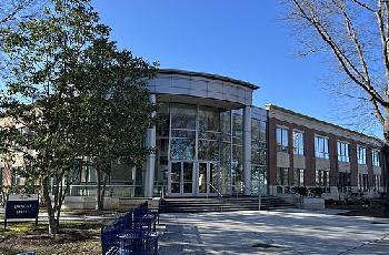 Schsse-an-USUniversitt-Angreifer-auf-Campus-in-Virginia-erschossen