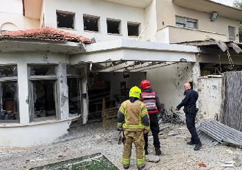 Iranische Raketen treffen Zentralisrael: Einschläge in Rischon LeZion, Lod und Shoham