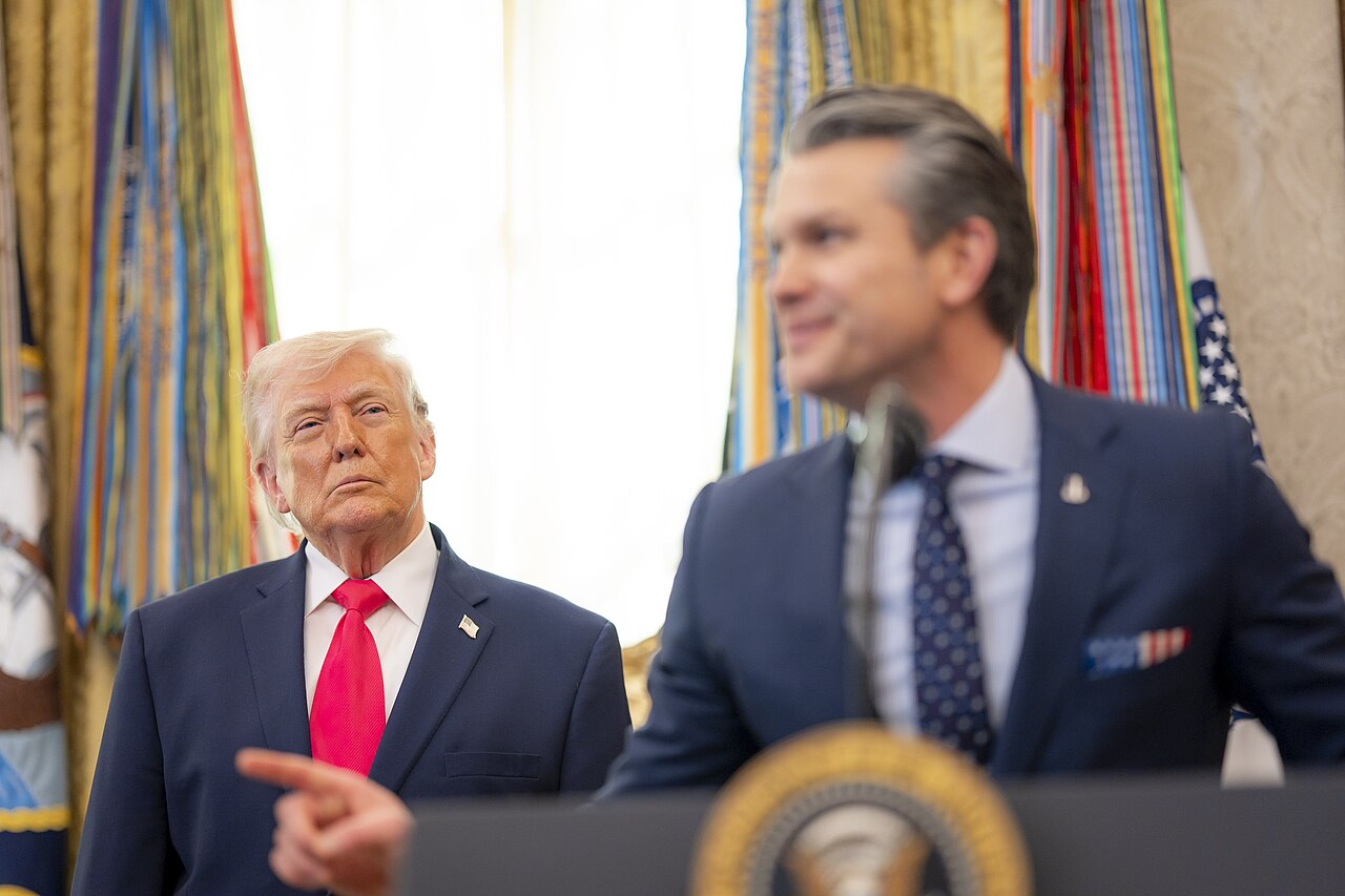 Trump droht Iran offen mit Vernichtung Angriffe auf Ölzentrum und Infrastruktur weiten sich aus