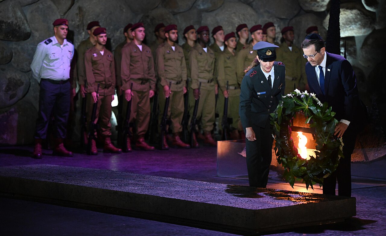 Holocaust-Gedenktag 2026 beginnt heute Abend: Israel bereitet sich auf landesweites Gedenken vor