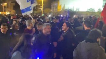 Polizei geht gewaltsam gegen Demonstranten in Tel Aviv vor Gerichtsurteil verschärft Konflikt im Inneren