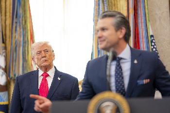 Trump droht Iran offen mit Vernichtung Angriffe auf Ölzentrum und Infrastruktur weiten sich aus