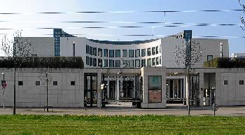 Anzeige gegen Merz wegen Israel-Unterstützung: Juristischer Vorstoß sorgt für politische Spannungen