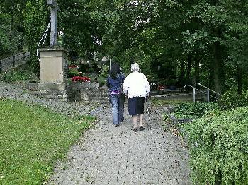 Südfriedhof Magdeburg: `Nordafrikanischer Phänotypus´ versucht Sexübergriff auf 76-Jährige