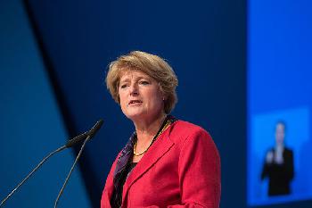 Kulturstaatsministerin Grütters restituiert NS-Raubkunst-Gemälde