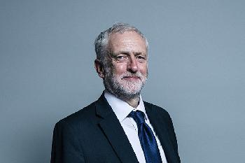 Warschauer-Ghetto-Schänderin tritt auf Pro-Corbyn-Veranstaltung auf
